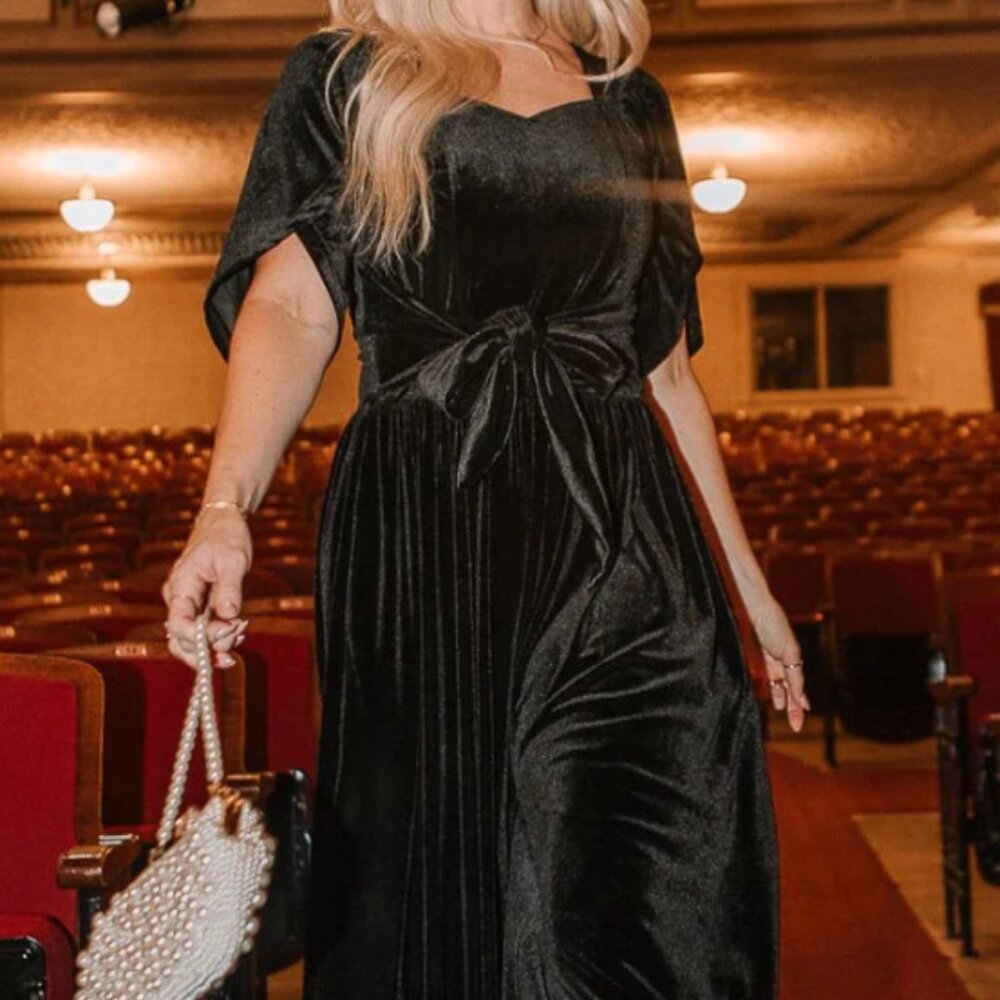 NWT! Ivy City Livi Jumpsuit in Black Velvet Size Large PERFECT FOR THE HOLIDAYS